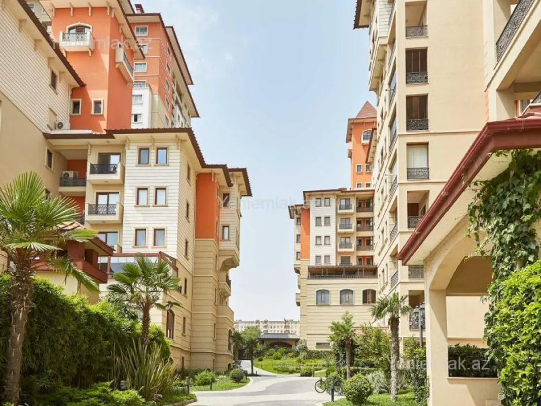 Satılır 8 otaqlı yeni tikili 730 m²