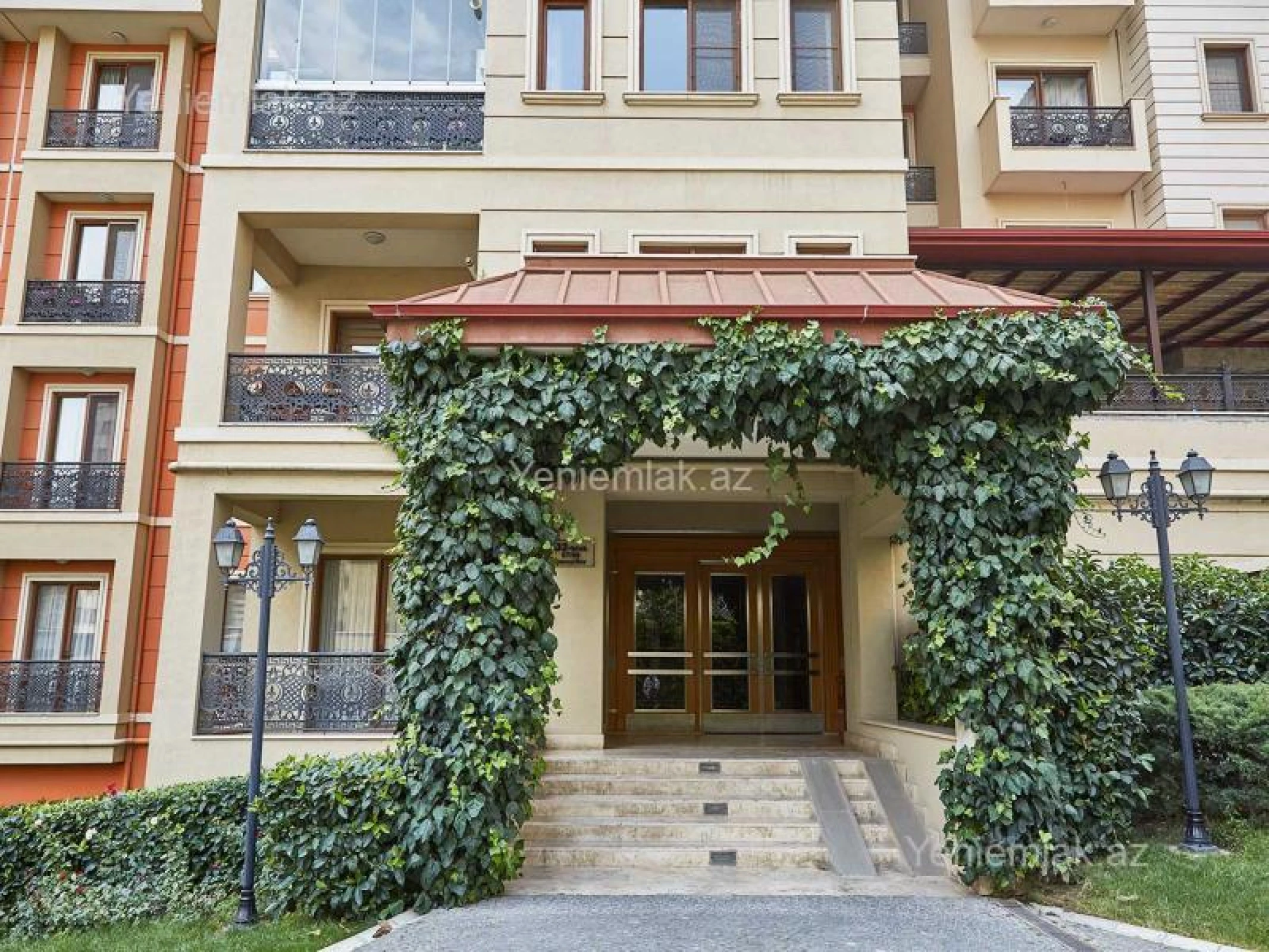 Satılır 8 otaqlı yeni tikili 730 m²