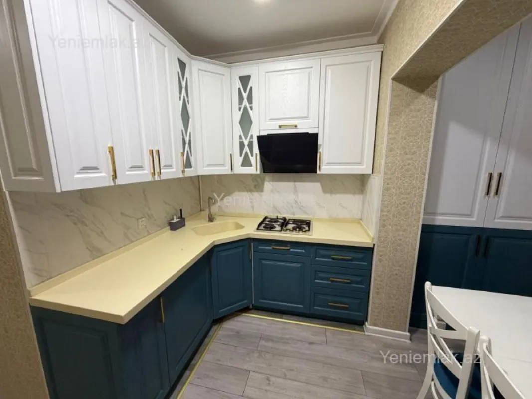 Satılır 2 otaqlı köhnə tikili 65 m²