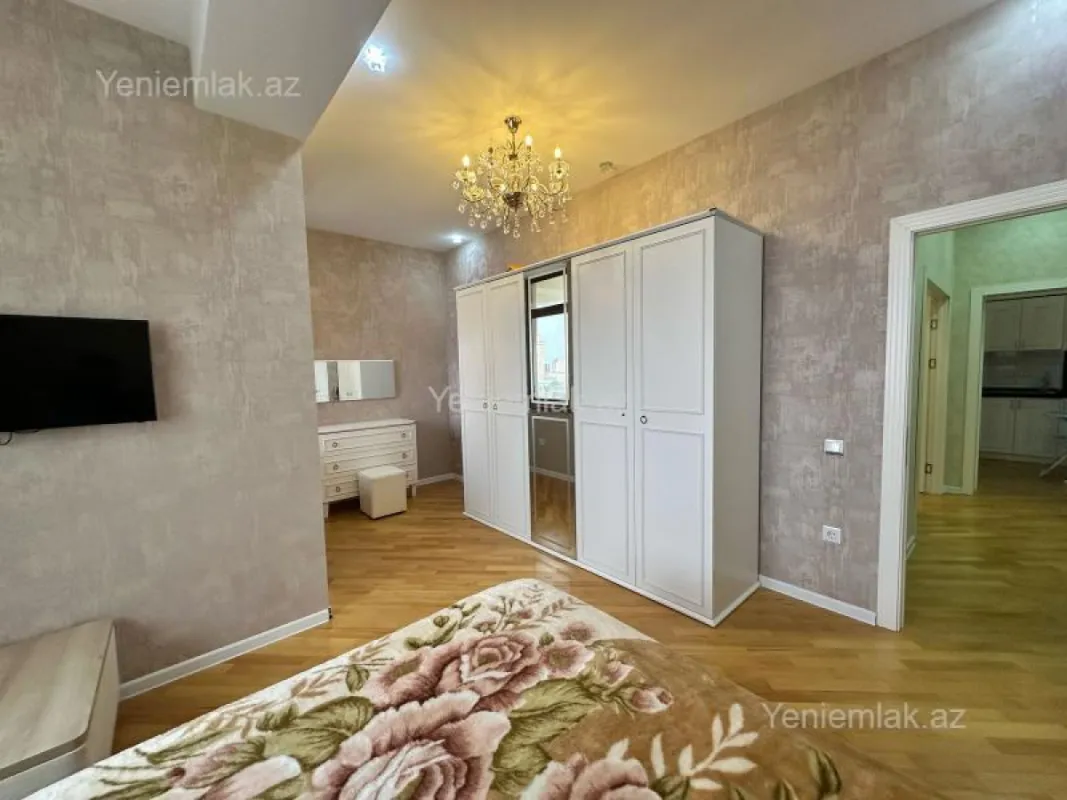 Satılır 3 otaqlı yeni tikili 122 m²