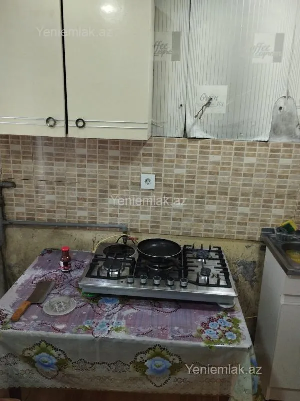 Satılır 2 otaqlı köhnə tikili 54 m²