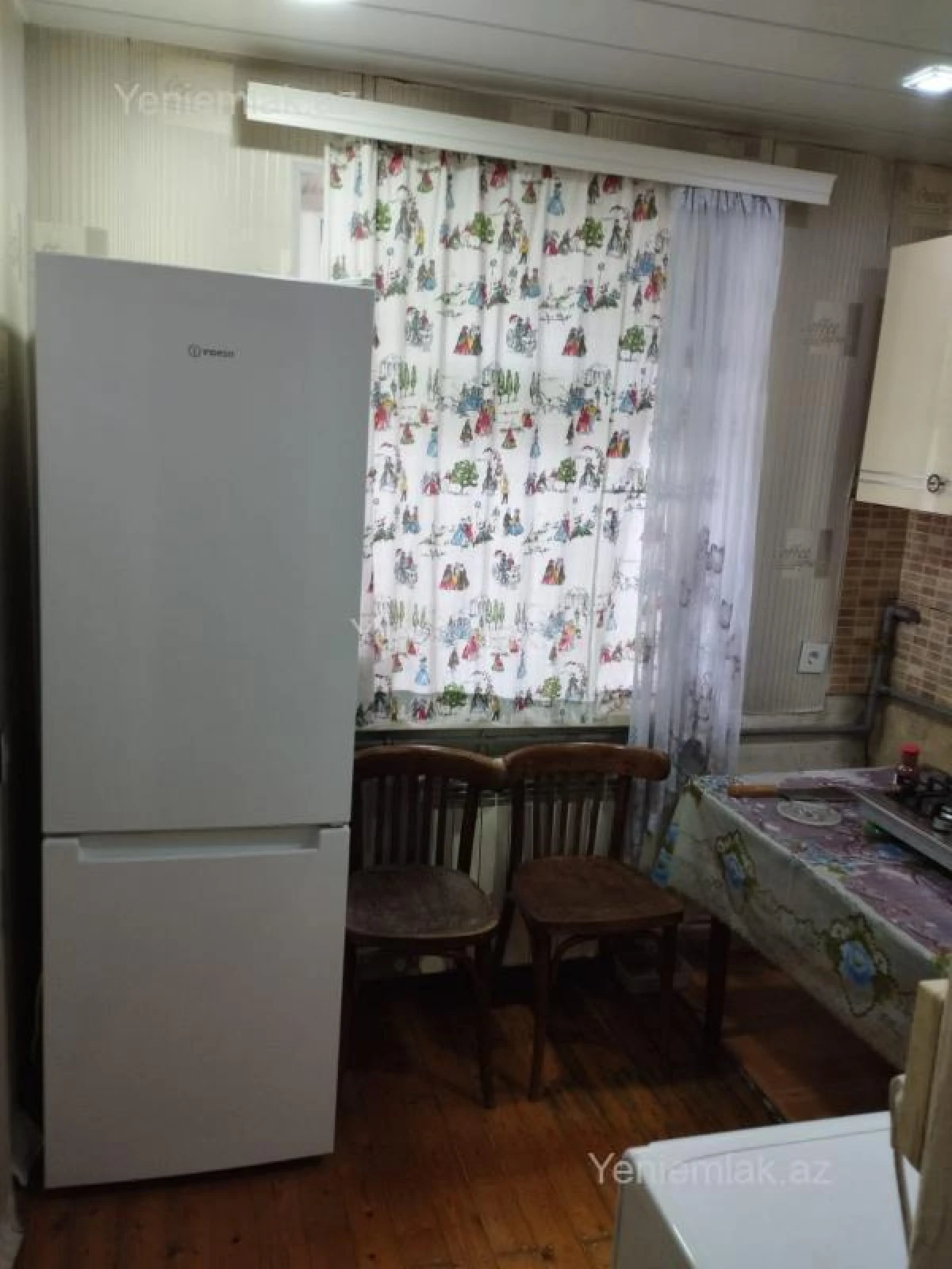 Satılır 2 otaqlı köhnə tikili 54 m²