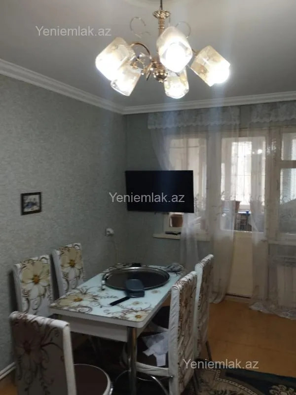 Satılır 2 otaqlı köhnə tikili 54 m²