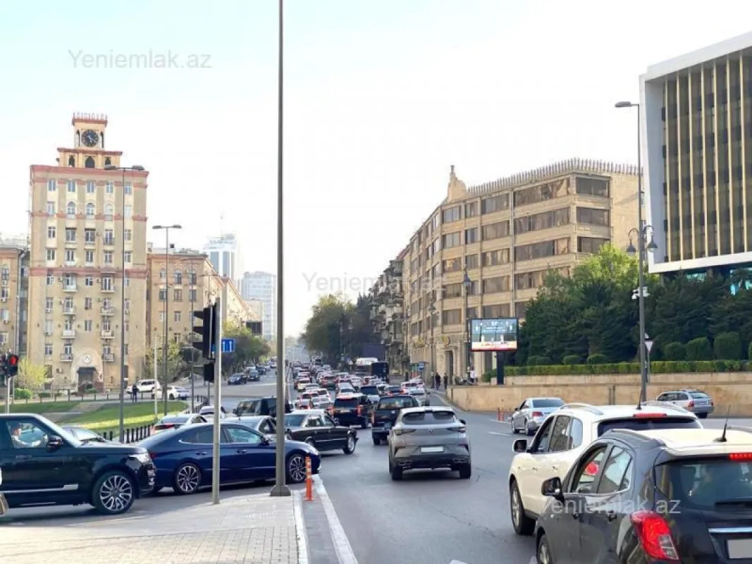 Satılır 2 otaqlı köhnə tikili 75 m²