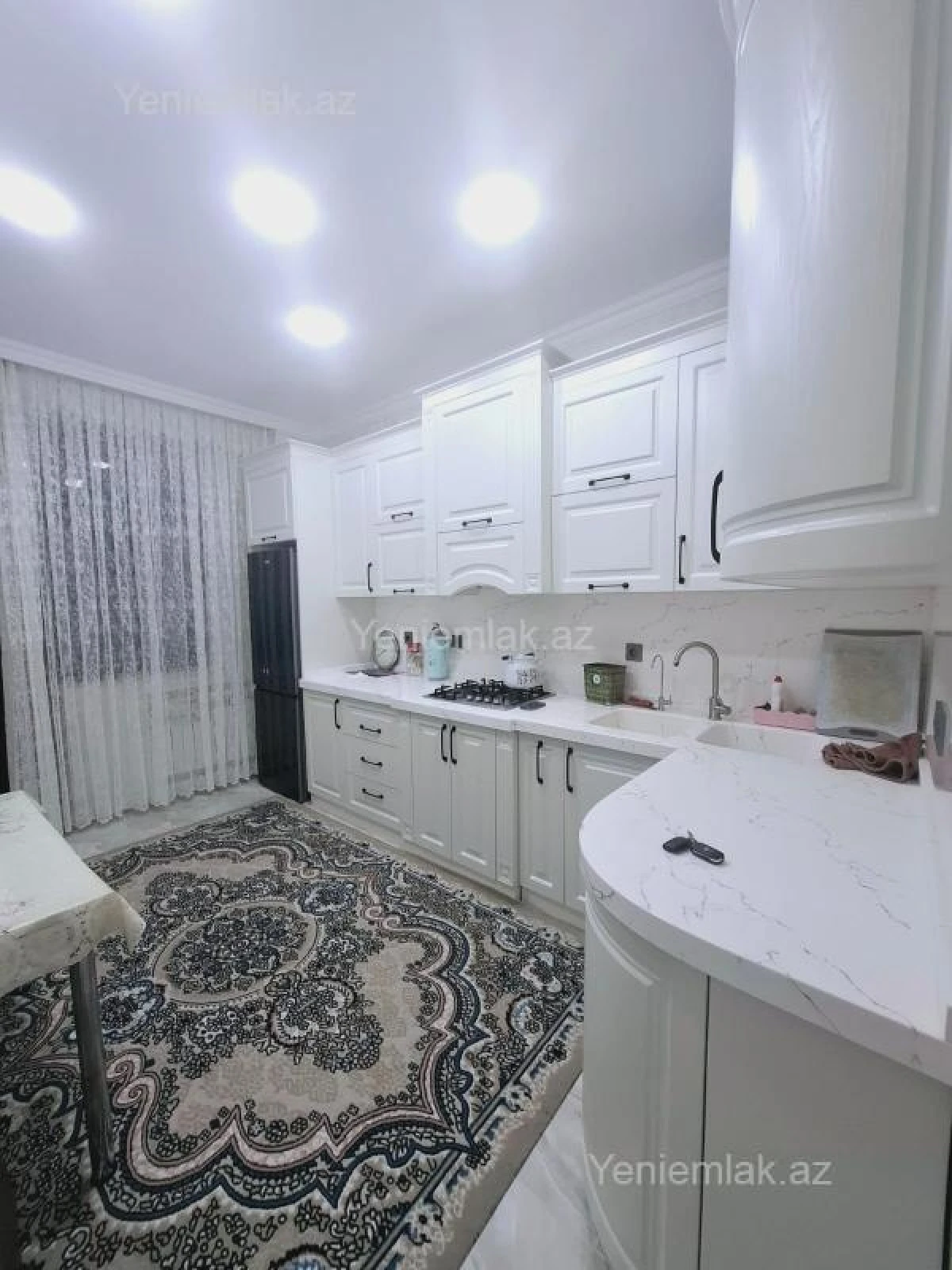 Satılır 3 otaqlı yeni tikili 140 m²
