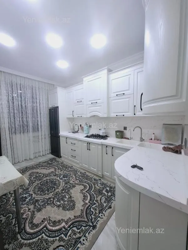 Satılır 3 otaqlı yeni tikili 140 m²