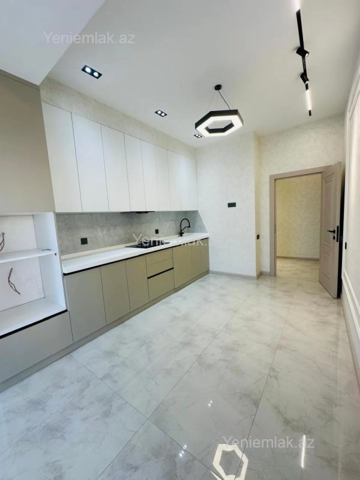 Satılır 2 otaqlı yeni tikili 77 m²