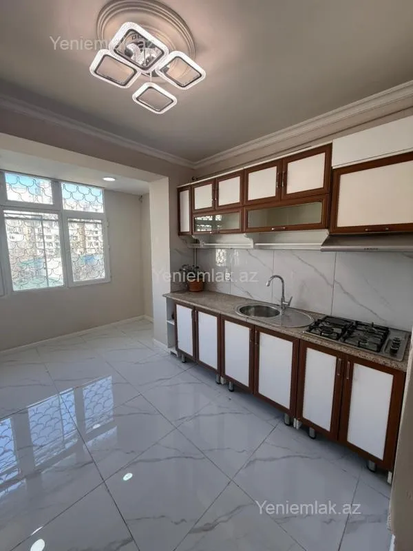 Satılır 3 otaqlı köhnə tikili 85 m²
