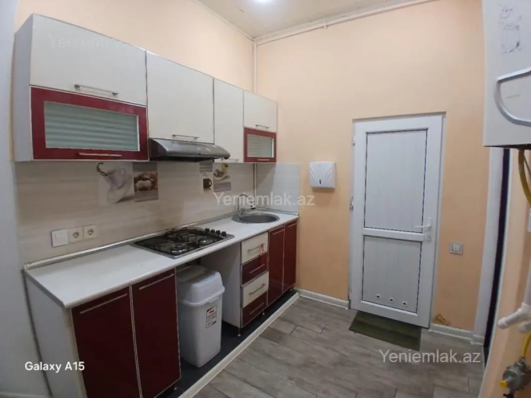 Satılır 4 otaqlı köhnə tikili 120 m²