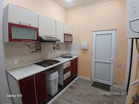 Satılır 4 otaqlı köhnə tikili 120 m²