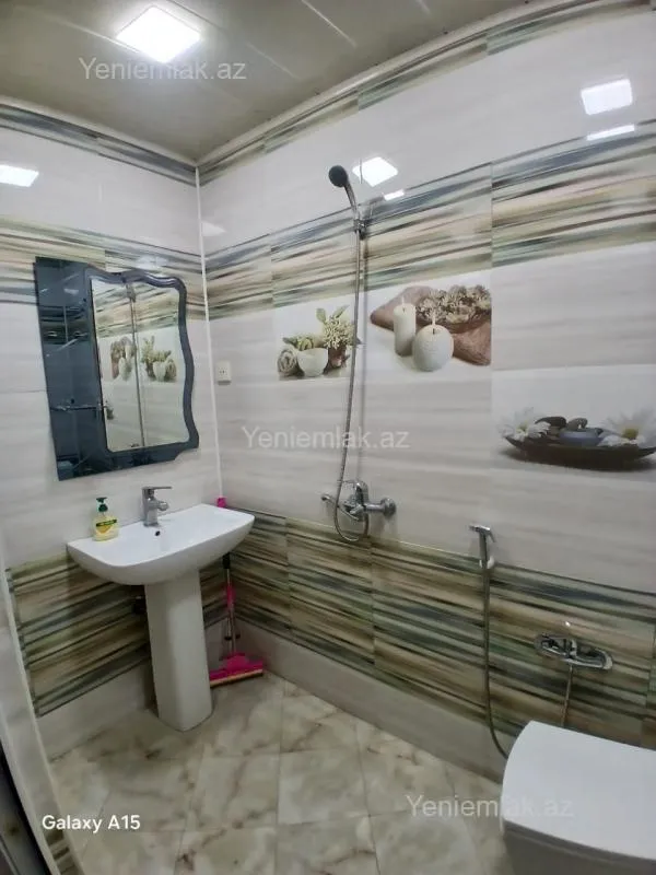 Satılır 4 otaqlı köhnə tikili 120 m²