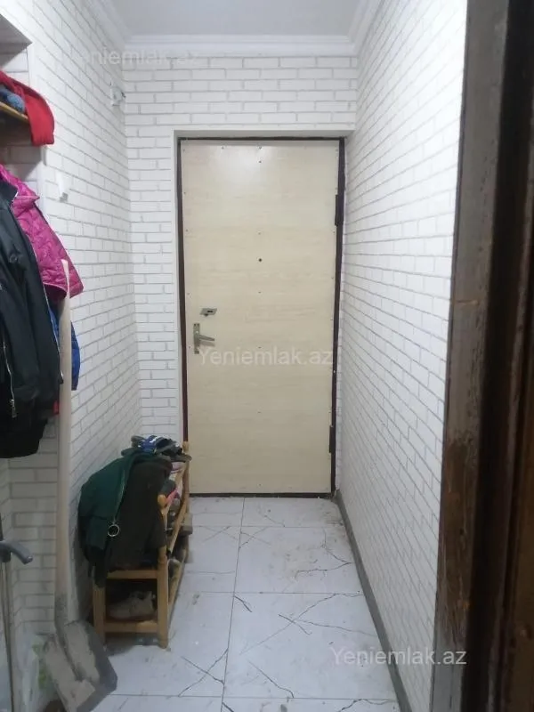 Satılır 1 otaqlı köhnə tikili 30 m²