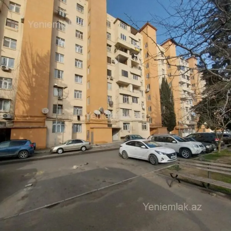 Satılır 5 otaqlı köhnə tikili 120 m²