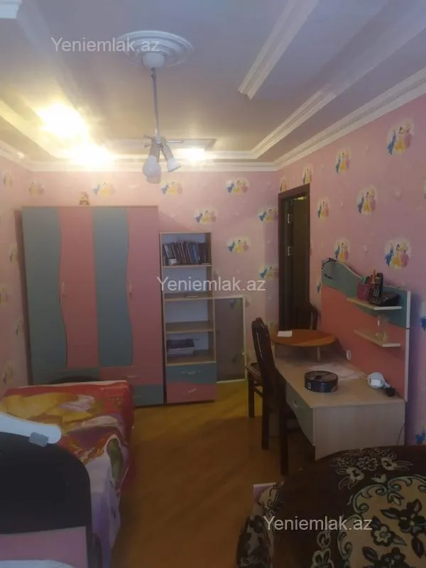 Satılır 5 otaqlı köhnə tikili 110 m²