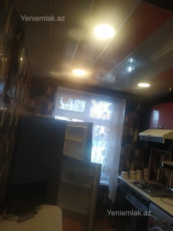 Satılır 5 otaqlı köhnə tikili 110 m²