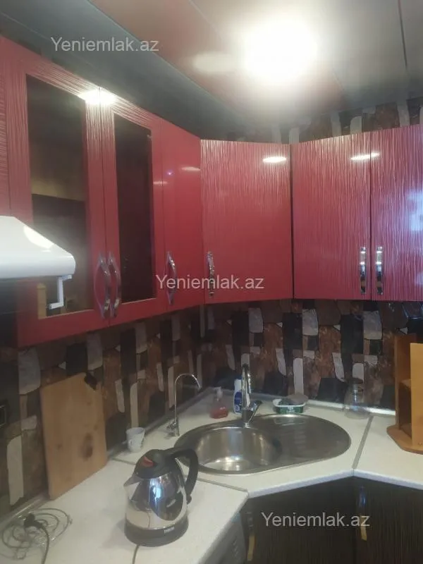 Satılır 5 otaqlı köhnə tikili 110 m²