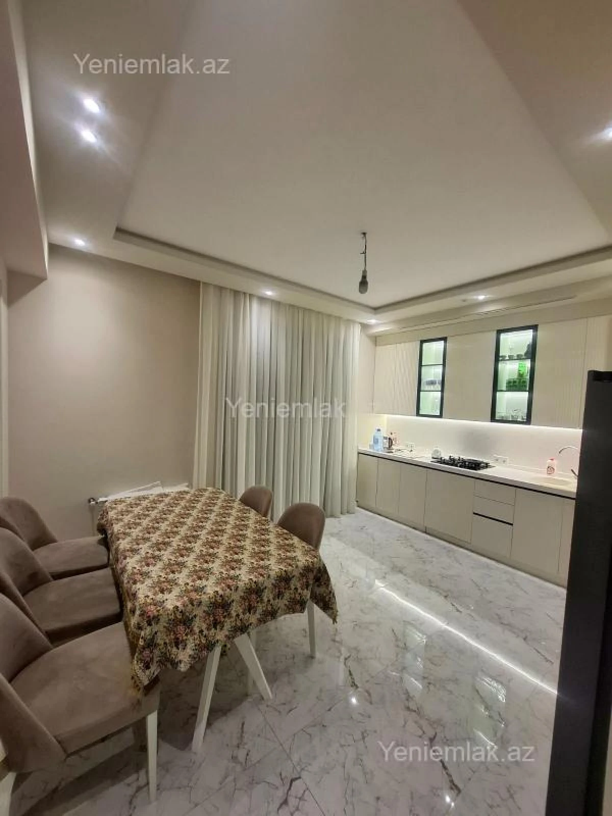 Satılır 3 otaqlı yeni tikili 139 m²