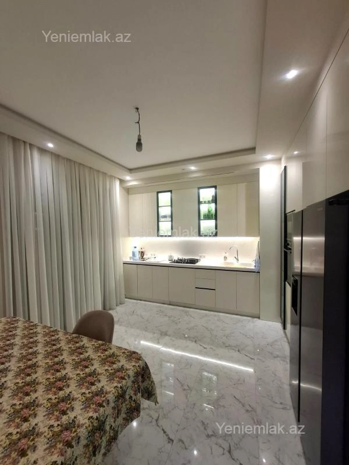 Satılır 3 otaqlı yeni tikili 139 m²