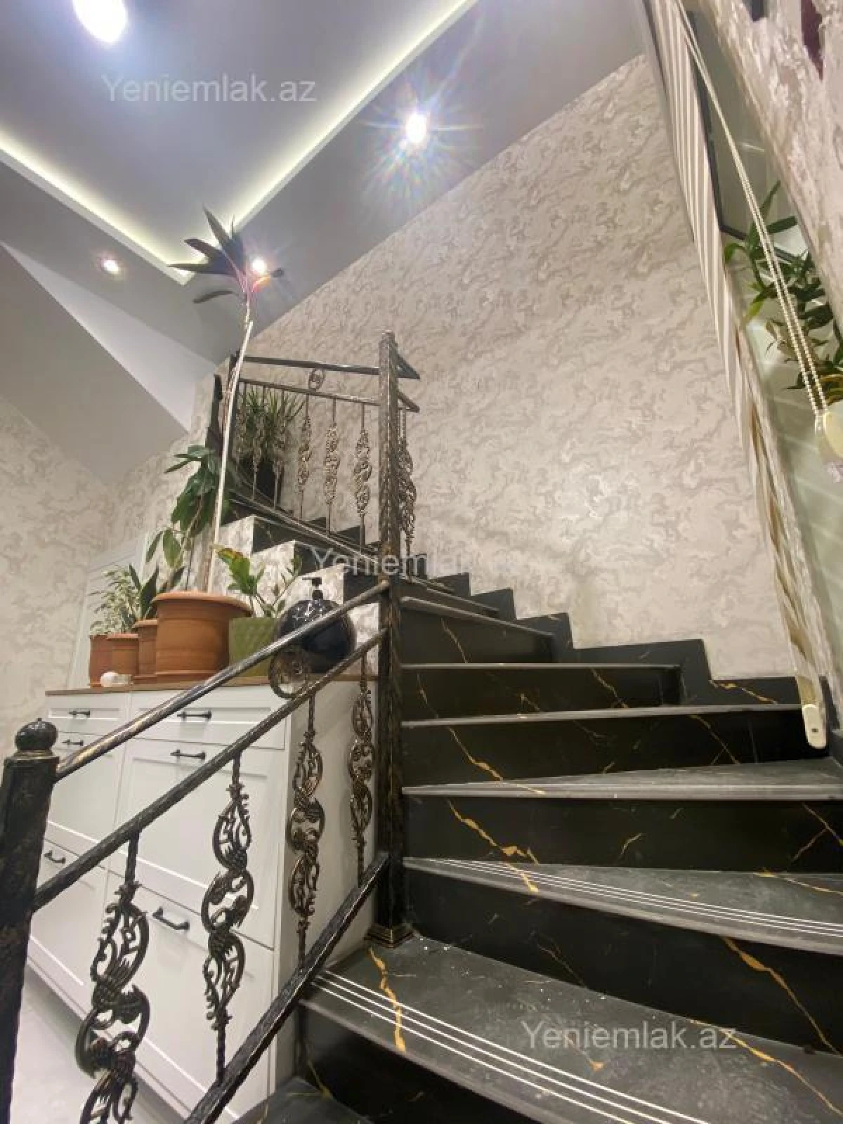 Satılır 4 otaqlı həyət evi 160 m²