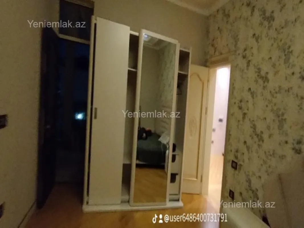 Satılır 6 otaqlı həyət evi 460 m²