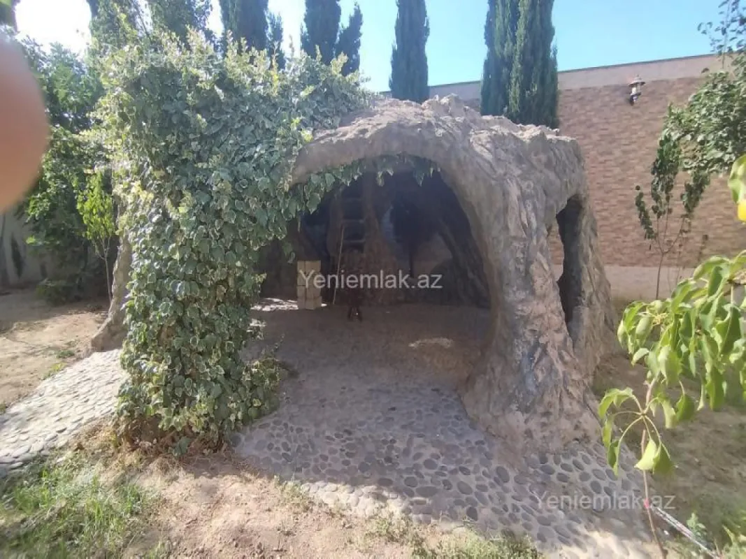 Satılır 6 otaqlı həyət evi 460 m²