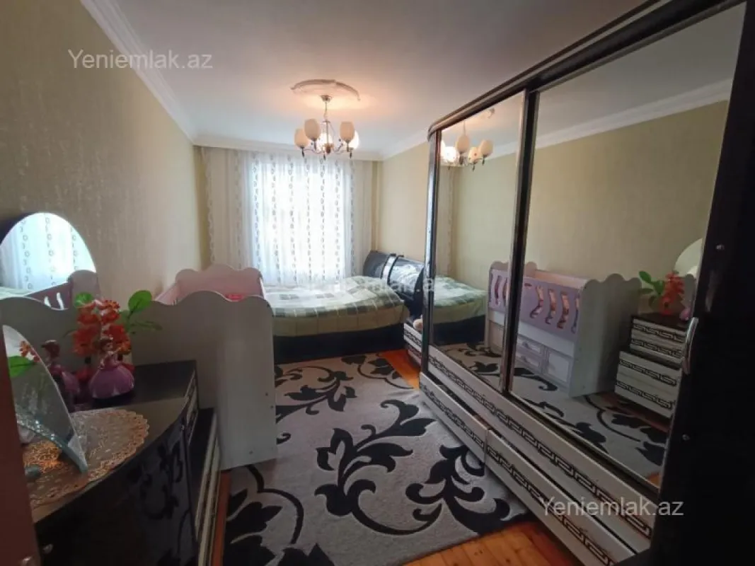 Satılır 3 otaqlı köhnə tikili 72 m²