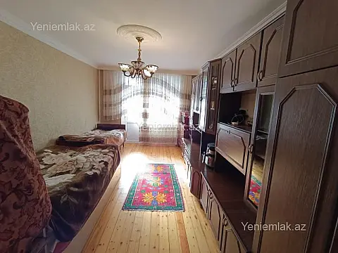 Satılır 3 otaqlı köhnə tikili 72 m²