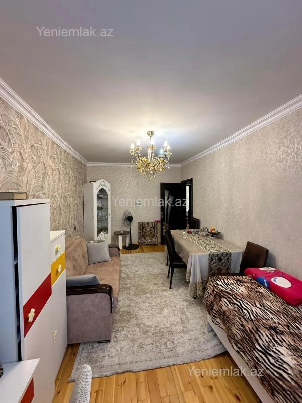 Satılır 4 otaqlı köhnə tikili 90 m²