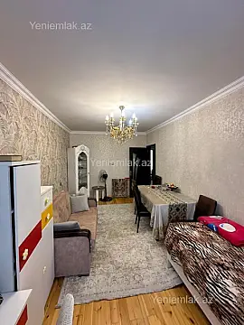 Satılır 4 otaqlı köhnə tikili 90 m²