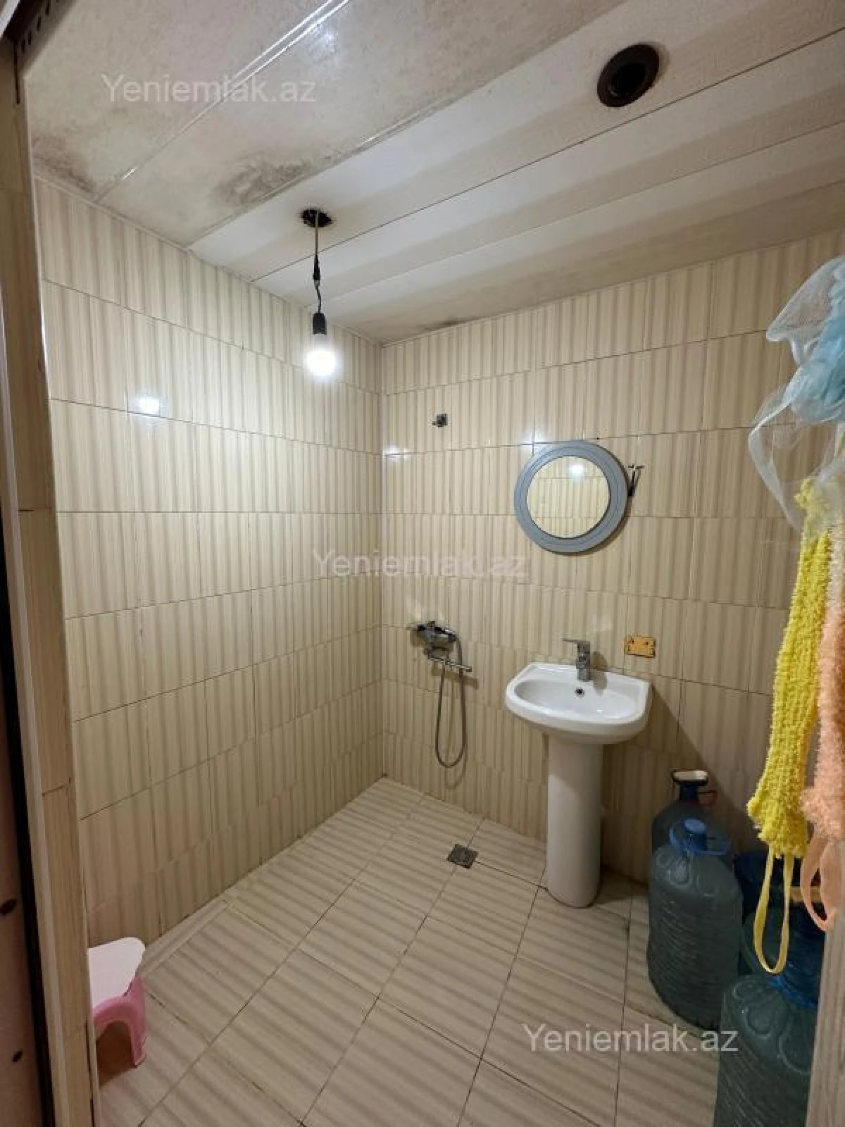 Satılır 4 otaqlı köhnə tikili 90 m²