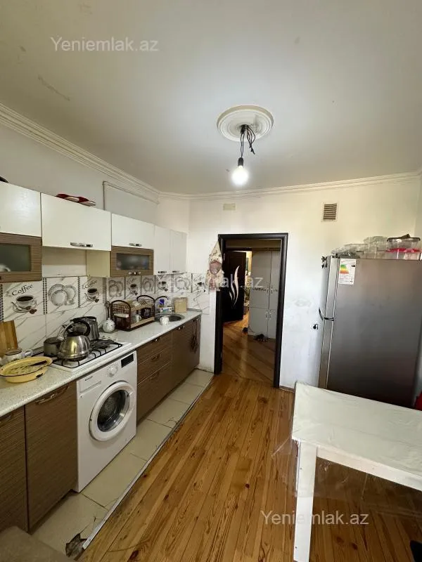 Satılır 4 otaqlı köhnə tikili 90 m²