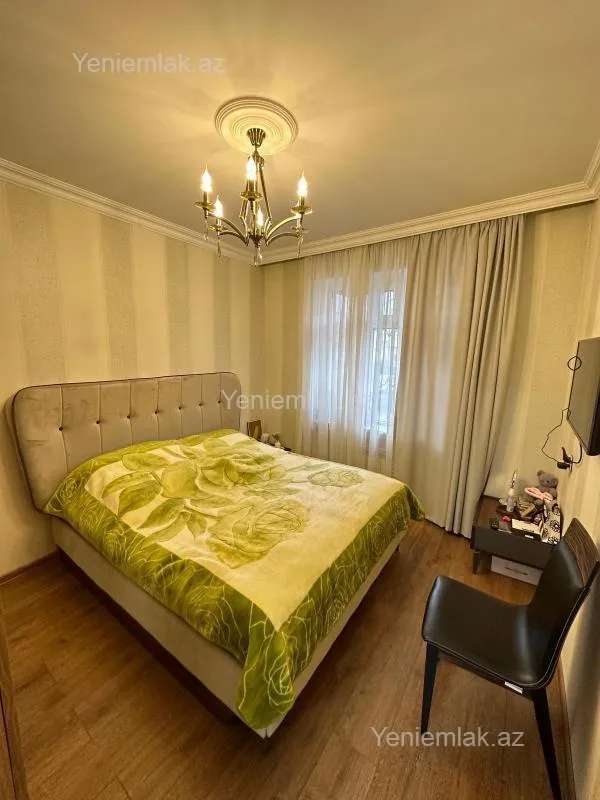 Satılır 2 otaqlı köhnə tikili 55 m²
