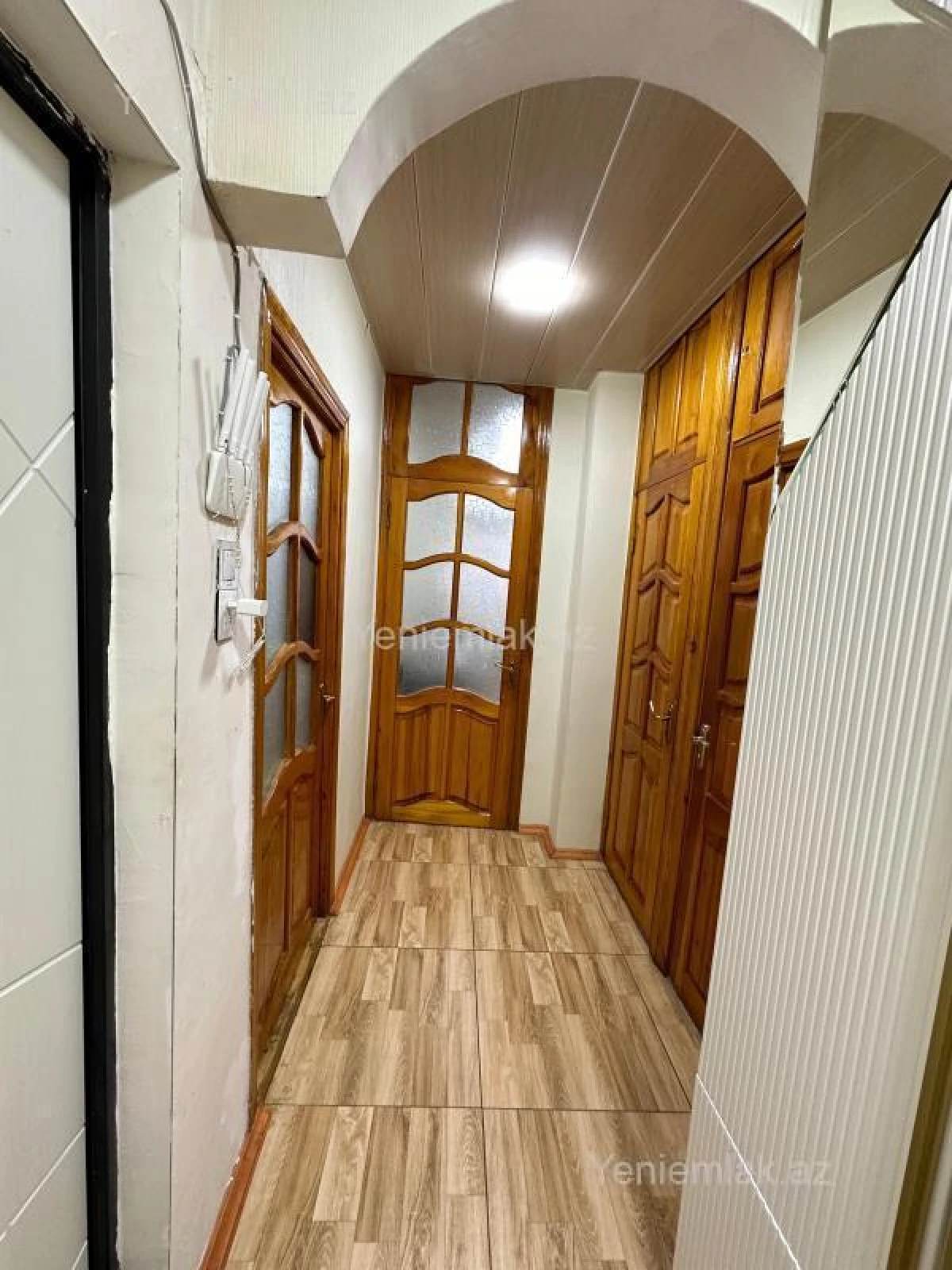 Satılır 2 otaqlı köhnə tikili 55 m²