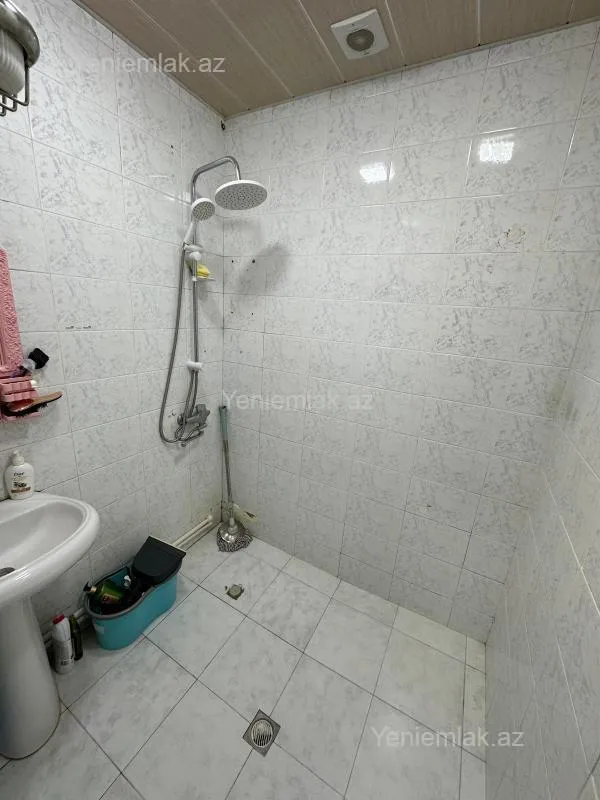 Satılır 2 otaqlı köhnə tikili 55 m²