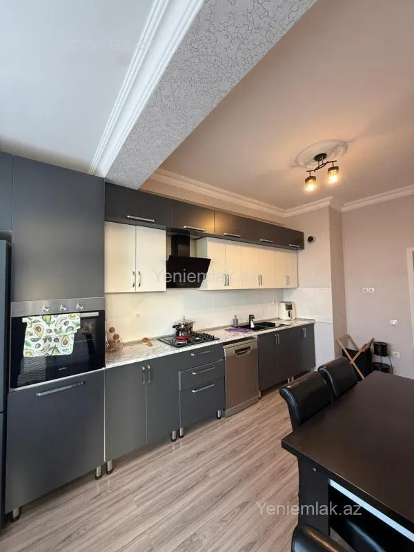 Satılır 3 otaqlı yeni tikili 102 m²