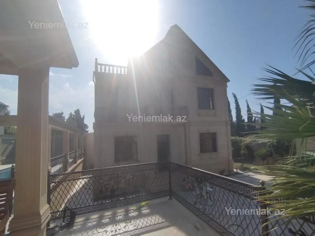 Satılır 6 otaqlı həyət evi 450 m²