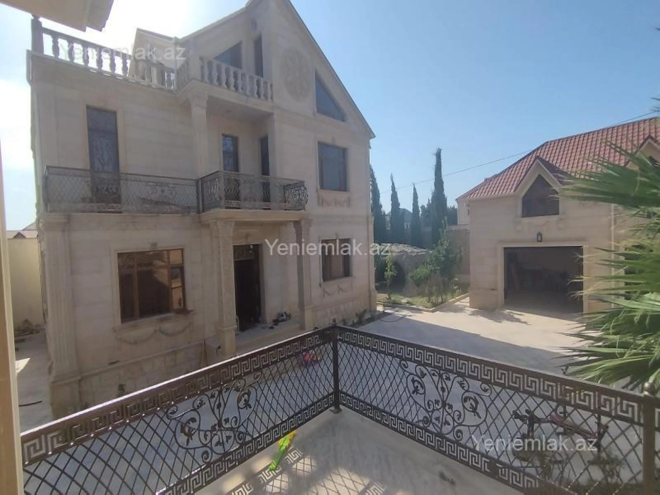 Satılır 6 otaqlı həyət evi 450 m²