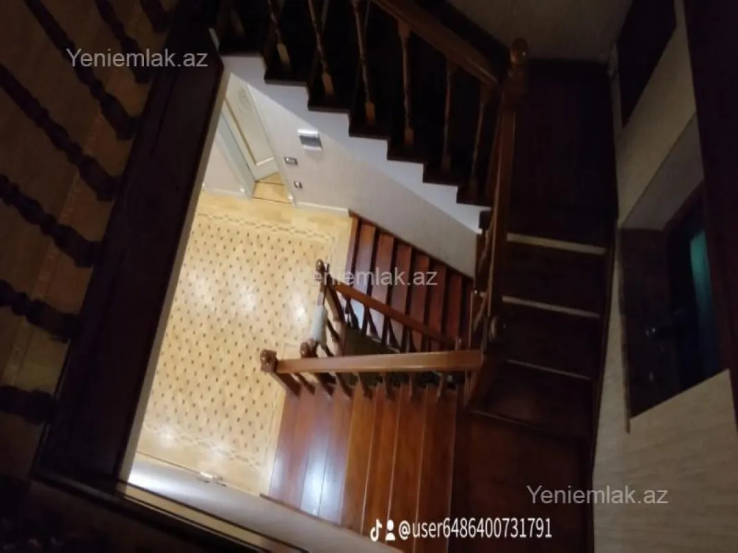 Satılır 6 otaqlı həyət evi 450 m²