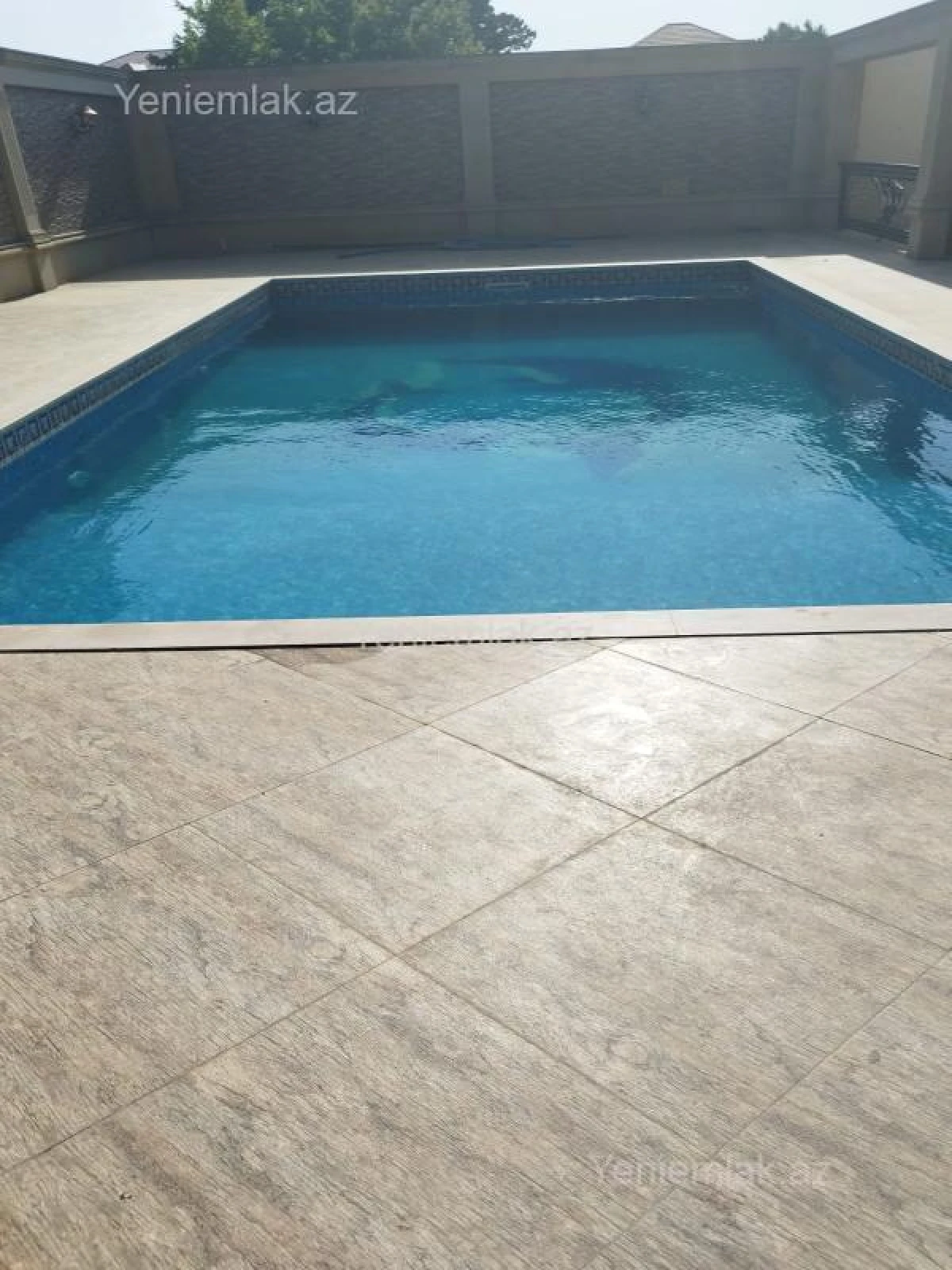 Satılır 6 otaqlı həyət evi 450 m²