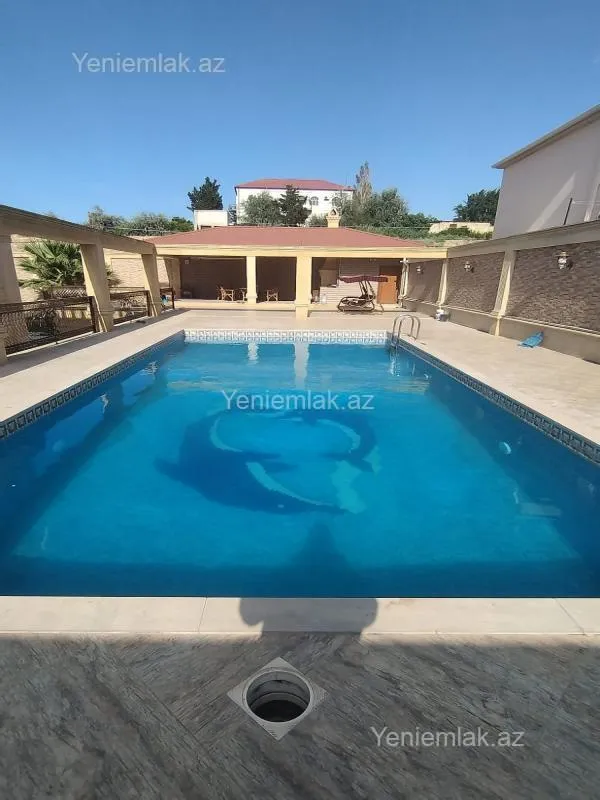 Satılır 6 otaqlı həyət evi 450 m²