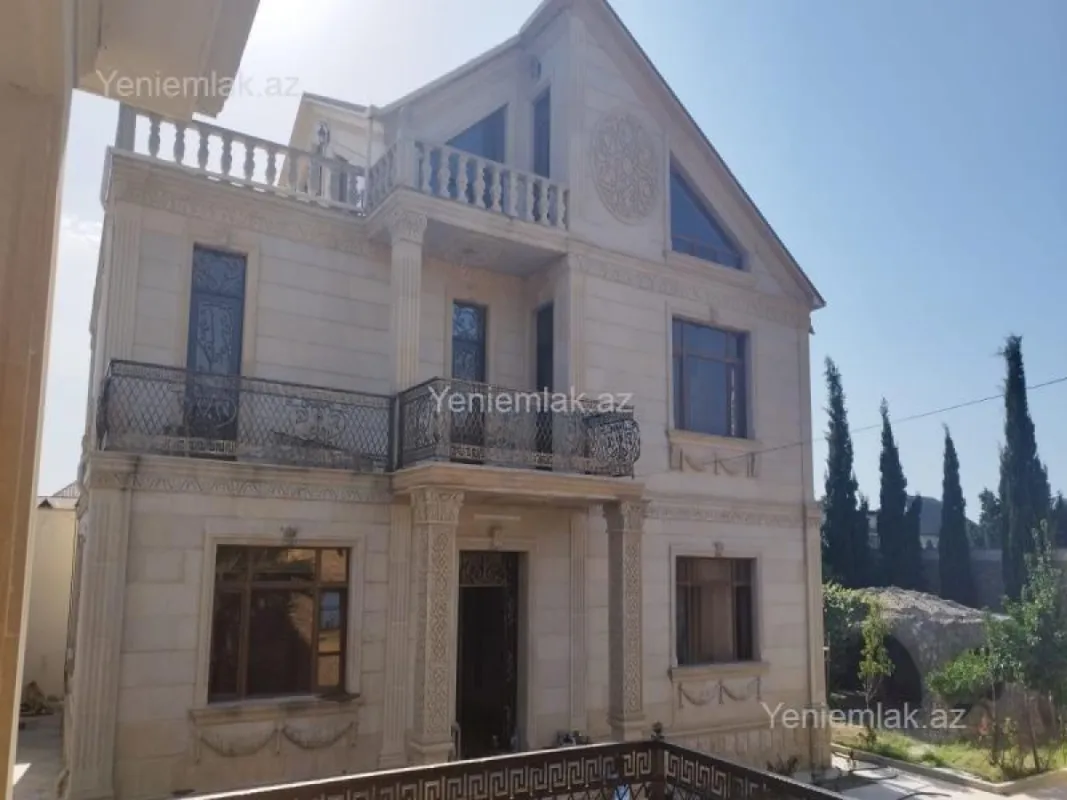 Satılır 6 otaqlı həyət evi 450 m²