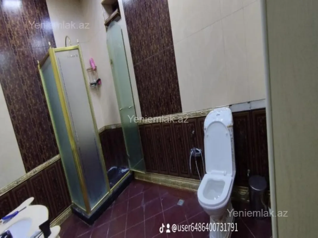 Satılır 6 otaqlı həyət evi 450 m²