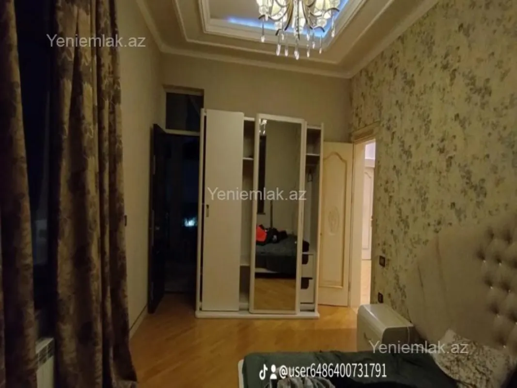 Satılır 6 otaqlı həyət evi 450 m²