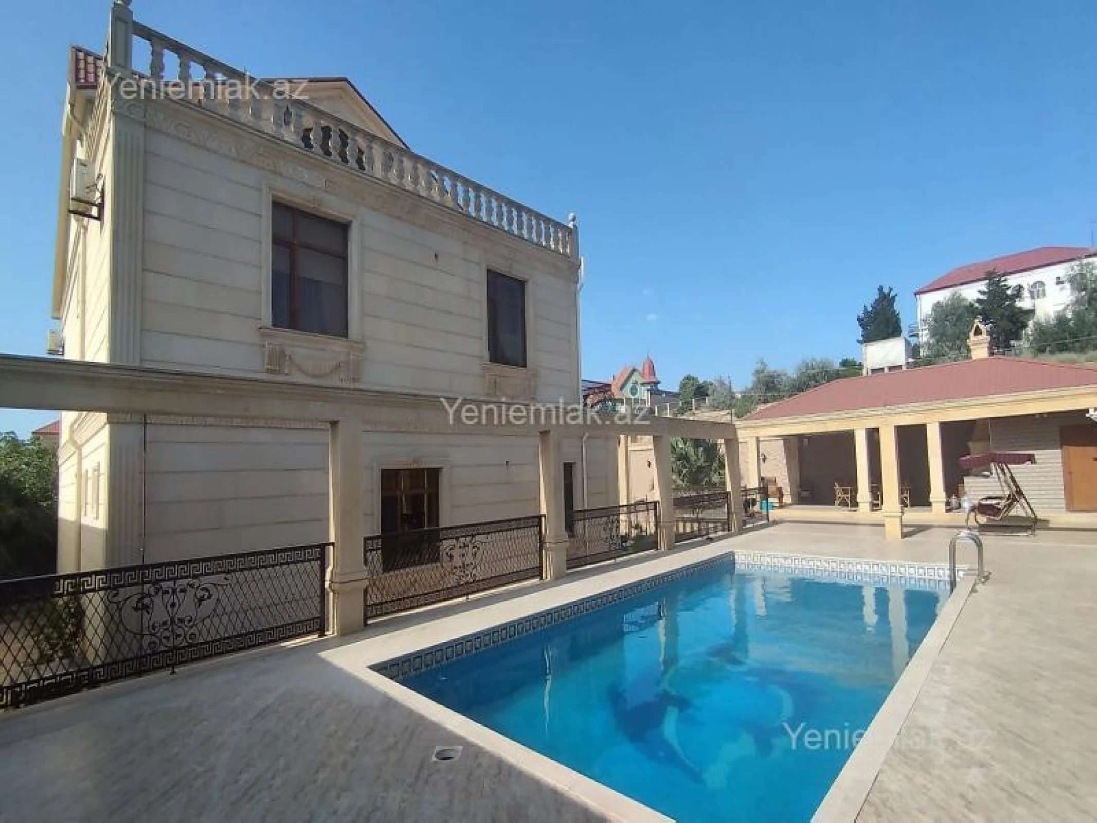 Satılır 6 otaqlı həyət evi 450 m²