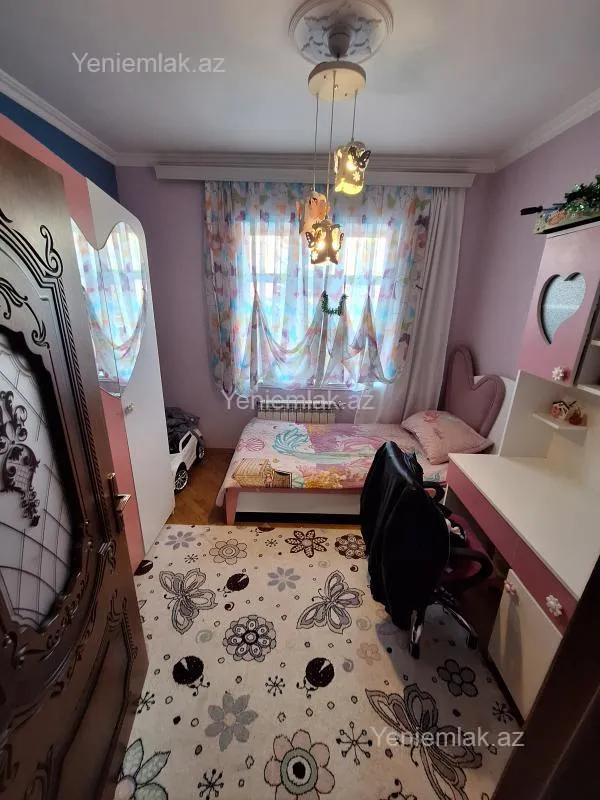 Satılır 3 otaqlı köhnə tikili 70 m²