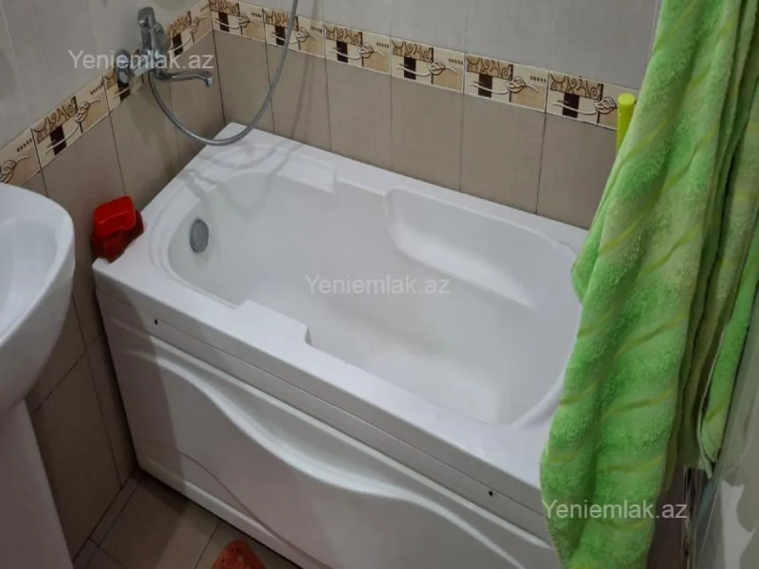 Satılır 3 otaqlı köhnə tikili 70 m²