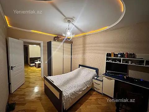 Satılır 4 otaqlı köhnə tikili 118 m²