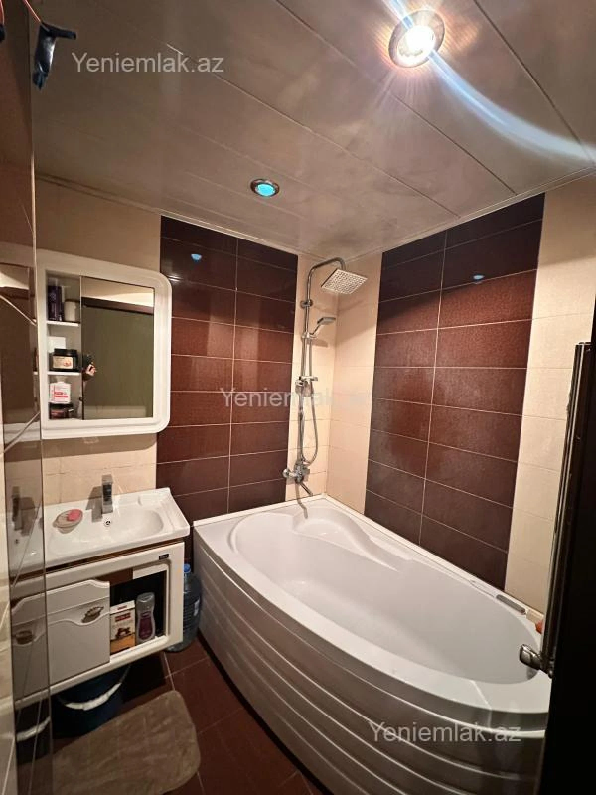 Satılır 4 otaqlı köhnə tikili 118 m²