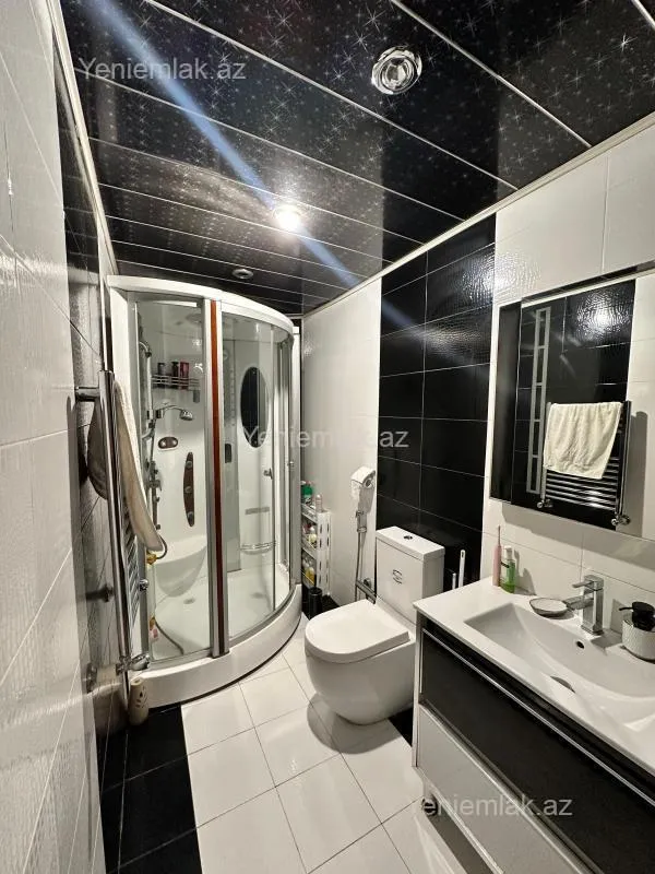 Satılır 4 otaqlı köhnə tikili 118 m²