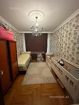 Satılır 5 otaqlı köhnə tikili 120 m²
